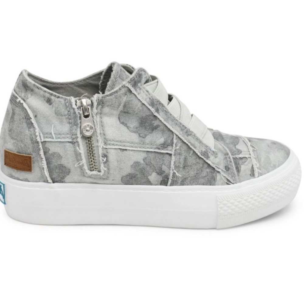 Blowfish Mamba Wedge size 6.5 in Gray Camo